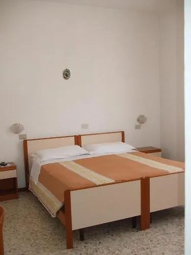 Отель La Primula 3*