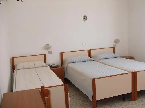 Отель La Primula 3*